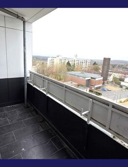 Herrliche Aussichten! Apartment + Loggia, frisch renoviert, guter Raumschnitt, modernes Bad, Aufzug - Stolberg (Rheinland, Kupferstadt)