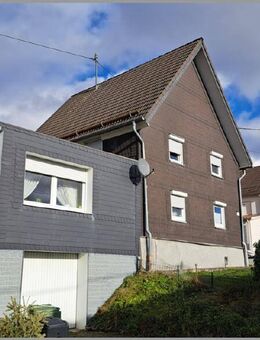 Freistehender Einfamilienhaus mit Garage in der Nähe der Aggertalsperre - Gummersbach