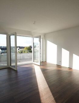 Exlusive neuwertige 3 Zi-Penthouse Wohnung, Einbauküche, Tiefgaragen- und Außenstellplatz - Crailsheim