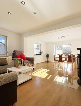 Ein Haus für alle Fälle-Modernisiert mit zwei Wohnungen! - Bad Dürrheim