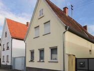 Zuhause gestalten: EFH inkl. Scheune mit Renovierungsbedarf in Hanhofen - Hanhofen
