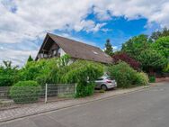 Großzügiges Einfamilienhaus mit Einliegerwohnung – Schöne Südterrasse, Garten, Garage, Carport, Stellplatz & tol-lem Grundstück in gehobener Wohnlage - Mehlingen