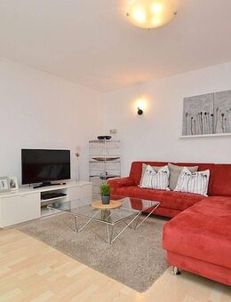 Möblierte 2-Zimmerwohnung in Würzburg mit Terrasse, gerne an Wochenendheimfahrer - Höchberg