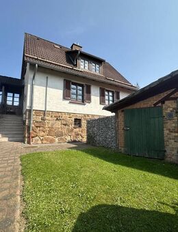 Viel Platz, viel Komfort: Modernisiertes Einfamilienhaus in ruhiger Lage von Staufenberg-Nienhagen! - Staufenberg (Niedersachsen)