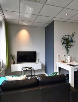 Schickes 1-Zimmer-Penthouse für Single, komplett ausgestattet, zentral in Niederrad - Frankfurt (Main)