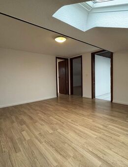 Gemütliche DG-Wohnung in Herkenrath für Familie oder WG - Bergisch Gladbach