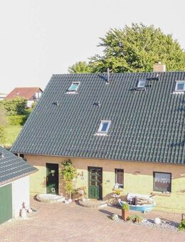 Haus mit großem Wintergarten, Koiteich und FeWo in attraktiver Lage Rügens - Glowe