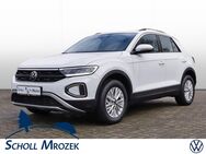 VW T-Roc, 1.5 Life, Jahr 2023 - Bad Harzburg