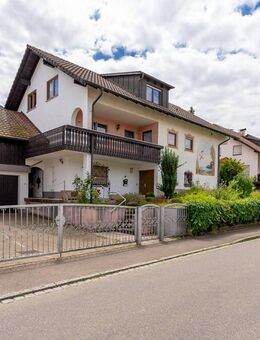 Charmantes Mehrfamilienhaus in idyllischer Lage mit großem Garten in Kandern - Kandern