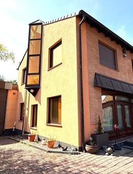 IMWRC – Extravagantes Wohnerlebnis mit angegliederter rentabler Nutzfläche in Oberbarmen! - Wuppertal