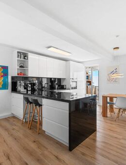 Jedes Zimmer mit Balkon. Zwei Küchen. Vollkommene Freiheit auf 122?m² + Stellplatz - München