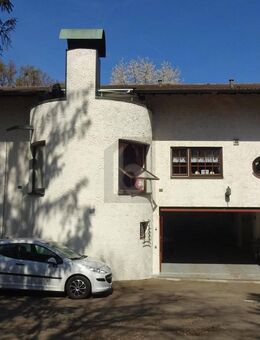 GROßZÜGIGES ZWEIFAMILIENHAUS MIT EINLIEGERWOHNUNG - Kirchheim (Teck)