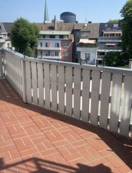 Renovierte helle Altbauwohnung mit Balkon & Garage im Klinikviertel - Dortmund