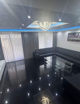 Haus-im-Haus-Gefühl: Exklusiv sanierte Maisonette mit Garage & luxuriöser Ausstattung - Rödermark