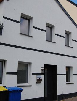Schmuckes EFH-Haus mit Einliegerwohnung - Kerpen (Kolpingstadt)