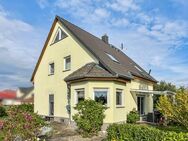 Großzügiges Einfamilienhaus mit zeitgemäßem Wohnkomfort und Pool in Halle - Halle (Saale)