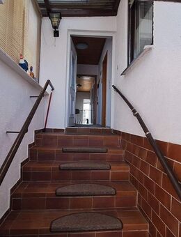 Großes Grundstück mit Haus und Nebengebäude - Ludwigshafen (Rhein)