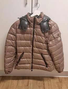 Original Moncler Daunenjacke mit abnehmbarer Kaputze - Größe S - Würzburg