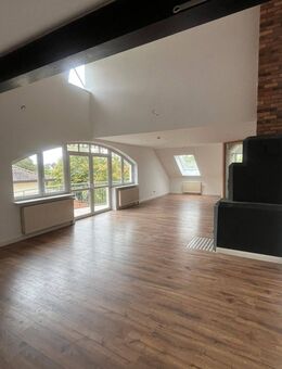 Großzügige Dachgeschosswohnung mit Balkon in Künzell - Künzell