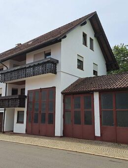 Wohnen und Arbeiten: Drei separate Wohnungen und 3 Werkstatthallen - Ihre Chance in Göttelfingen! - Seewald