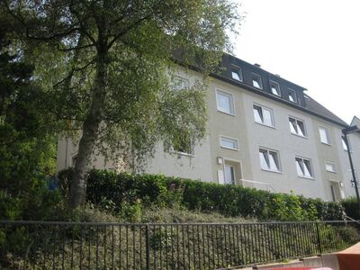 DREI-ZIMMER-DACHGESCHOSSWOHNUNG IN DER SCHULSTRASSE