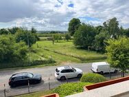 Helle 3 Zimmerwohnung mit Blick ins Grüne - Frankfurt (Main)