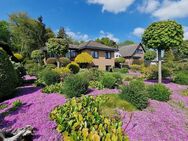 Exklusiver Walmdachbungalow mit Wintergarten und traumhaft angelegter Gartenfläche - Maklerfrei! - Königswinter