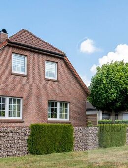 VERKAUFT !!! Gepflegtes Einfamilienhaus mit Photovoltaikanlage in schöner Lage - vielseitig nutzbar - Weener