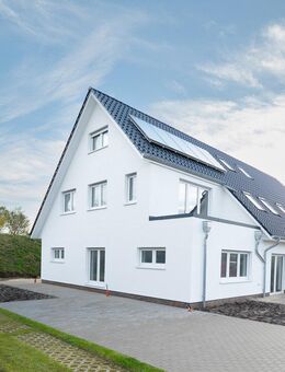 Elegantes Wohnen im Mehrfamilienhaus: 3-Zimmer-Wohnung im Obergeschoss rechts - Am Wohnpark Hamfeld - Hemmoor
