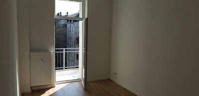 helle günstige 3-Zimmer-Wohnung mit Balkon