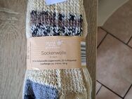 Selbstgestrickte Socken - Bomlitz