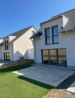 Sommer im eigenen Garten: Ihr schlüsselfertiges Wohlfühlhaus - Einziehen und Loswohnen! - Bedburg