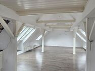 Dachgeschosswohnung 86 m2, 2 Zimmer, Diele, Küche, Bad, Kellerraum, Gemeinschaftsgarten und Garage - Recklinghausen