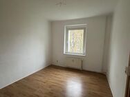 Gut aufgeteilte und helle 3 Zimmer-Wohnung in Fermersleben mit Dusche, Balkon und Blick auf den grünen Innenhof! - Magdeburg