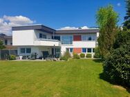 Die Aussicht ist bestechend - Bungalow in Neckartenzlingen - 3 Garagen - Neckartenzlingen