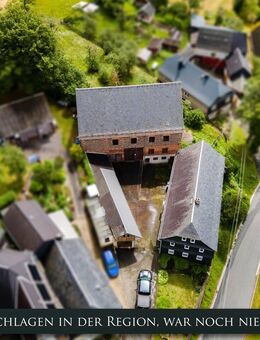 Zweigeschossiges Einfamilienhaus mit Scheune, Nebengelass und Weideflächen in Leutenberg / Hirzbach - Leutenberg