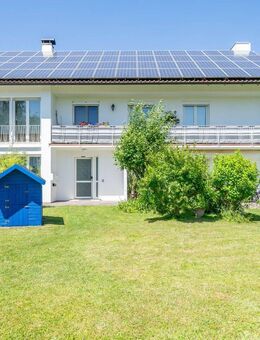 Ruhige Wohnlage: Gepflegtes Mehrfamilienhaus mit 3 Wohneinheiten, 3 Garagen und PV-Anlage! - Schongau