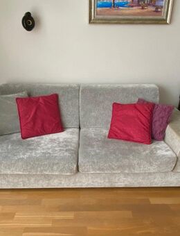 Modernes, grau weißes 3-Sitzer Sofa aus fleckenabweisendem Stoff - Wiesbaden