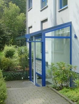*** Renovierte 2- Zimmer-Wohnung im 1. OG *** viel Tageslicht, Sonnenbalkon und Garage *** - Dortmund