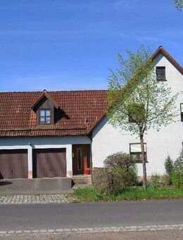 Großes Einfamilienhaus mit Doppelgarage und eingewachsen Garten - Schwebheim