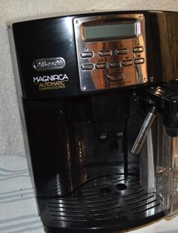 Nachlass:Kaffeevollautomat De Longhi Magnifica+Milchaufschäumer im top Zustand - Wetter (Ruhr)
