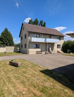 Großzügiges Grundstück mit Zweifamilienhaus und drei Garagen - Offenburg