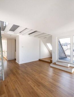 Teilmöblierte Maisonette-Loft-Wohnung mit Einbauküche, Dachterrasse & Stellplatz - Wuppertal