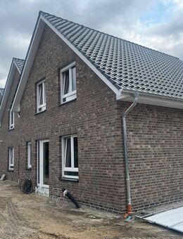 Modernes Reihenhaus mit Garten und Fußbodenheizung in ruhiger Lage zu vermieten. 5 ZKB Erstbezug! - Friesoythe