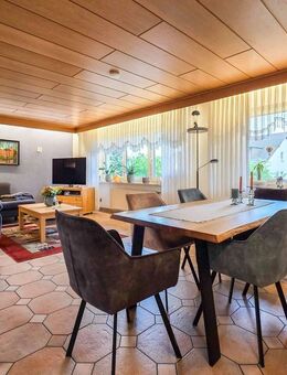 Einziehen und wohlfühlen - sehr gepflegtes Zweifamilienhaus mit Top-Potenzial zur flexiblen Nutzung - Troisdorf