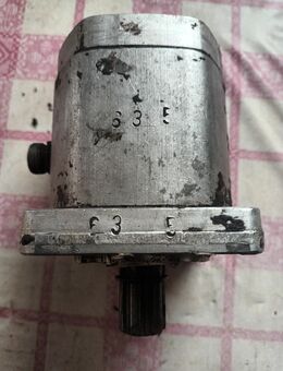 Biete Hydraulikpumpe für Multicar M25 an - Zahna-Elster