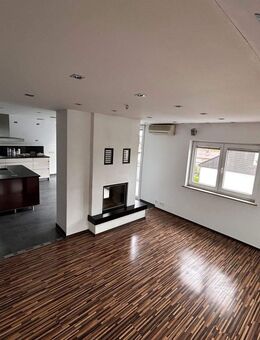 Moderne 4-Zimmer-Dachgeschosswohnung mit Luxus-Ausstattung, Balkon & Weitblick - Geisingen