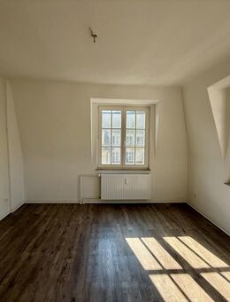WUNDERSCHÖNE 3 ZIMMER DACHGESCHOSSWOHNUNG - Duisburg