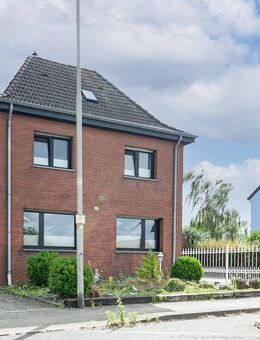 Großzügiges Wohnhaus mit Einliegerwohnung, Balkon und Garten in Waldfeucht - Bocket! - Waldfeucht