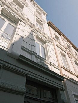 Helle 2-Zimmer-Wohnung in kernsaniertem Denkmalobjekt zum Selbstausbau - Aachen